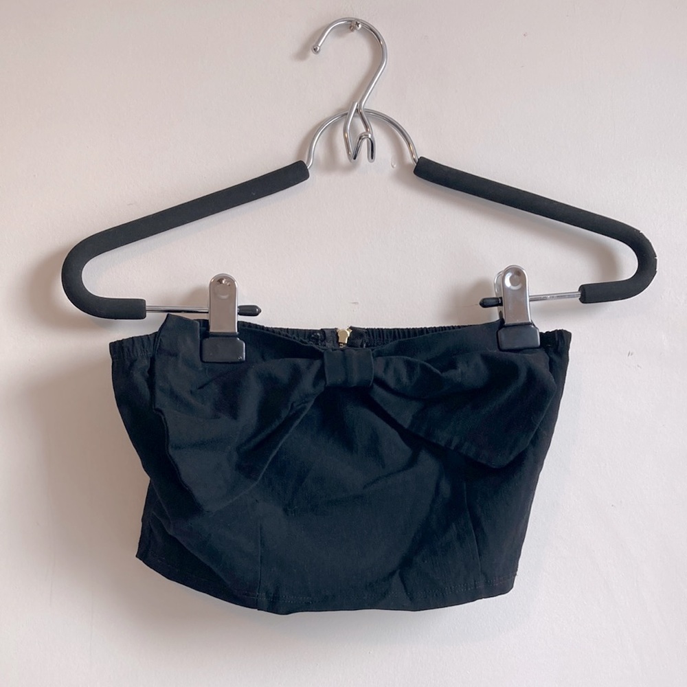 Forever 21 crop top with BOW. Size L. Black. Fits like M.
